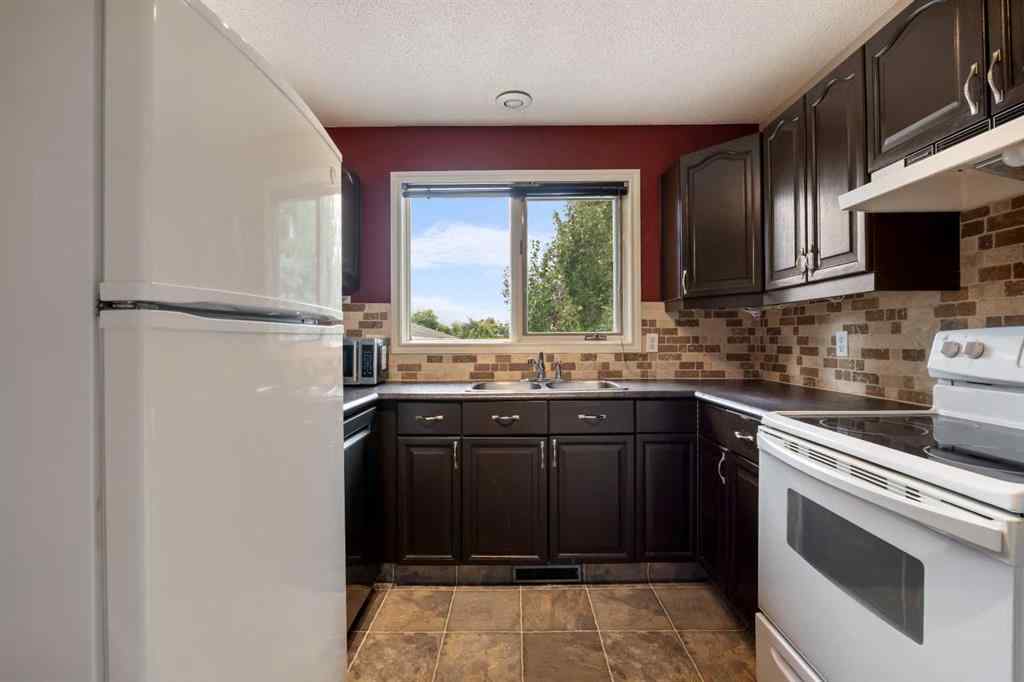 MLS® A2248110 - 16 Atkinson Crescent  in NONE Whitecourt, Residential