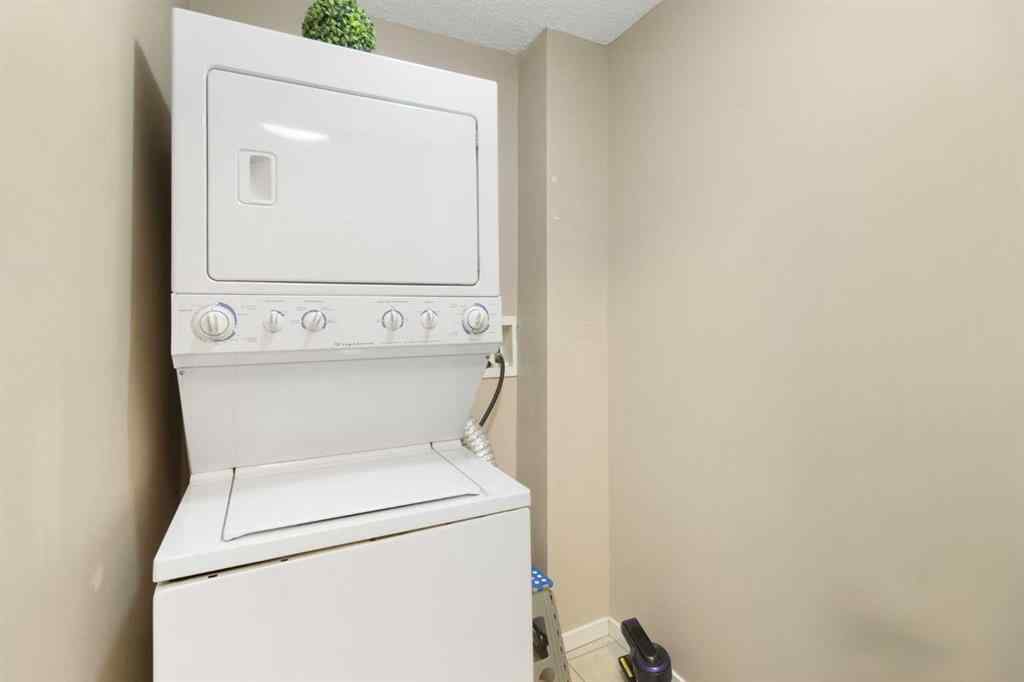 MLS® A2248126 - Unit #201 635 57 Avenue SW in Windsor Park Calgary, Residential