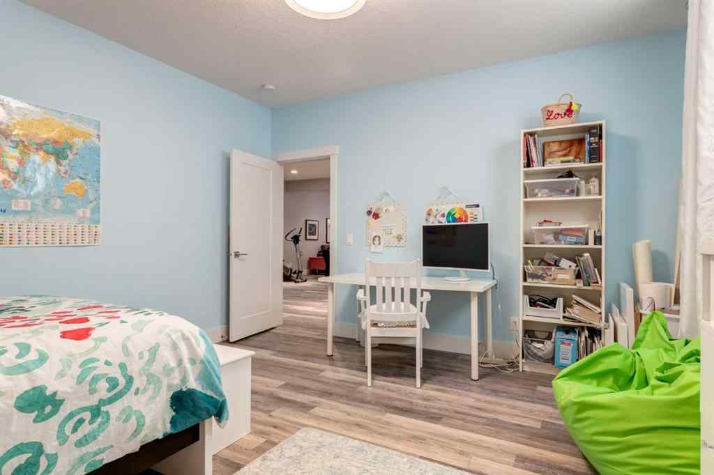 MLS® A2248142 - 95 Sierra Morena Manor SW in Signal Hill Calgary, Residential