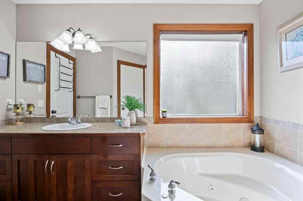 MLS® A2248144 - 263 Everoak Drive SW in Evergreen Calgary, Residential