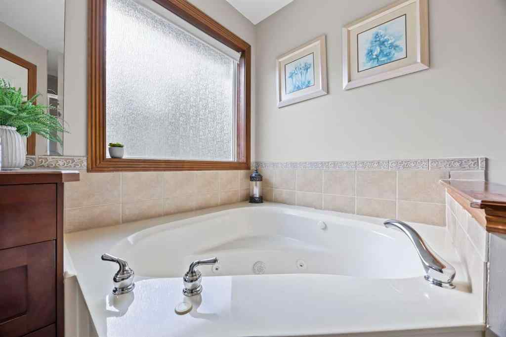 MLS® A2248144 - 263 Everoak Drive SW in Evergreen Calgary, Residential