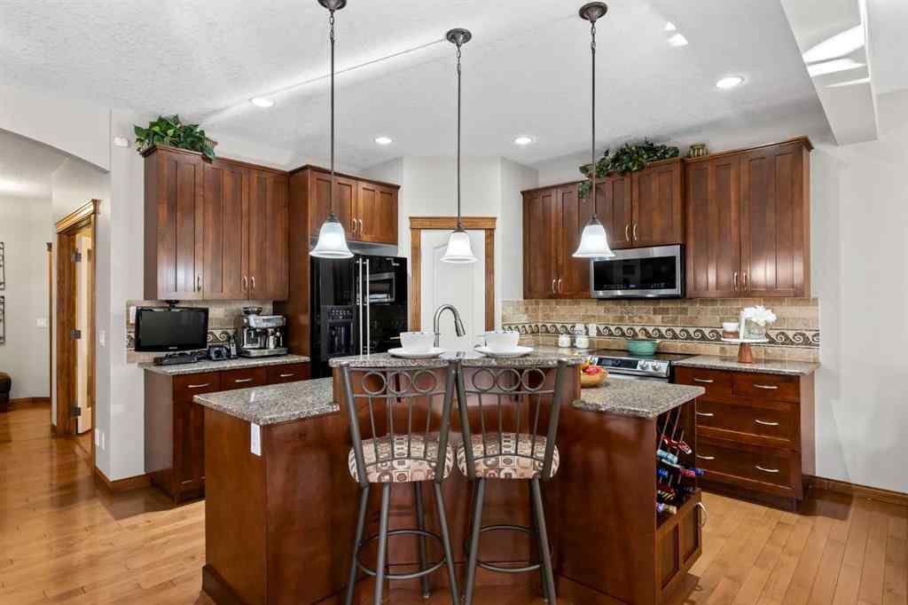 MLS® A2248144 - 263 Everoak Drive SW in Evergreen Calgary, Residential