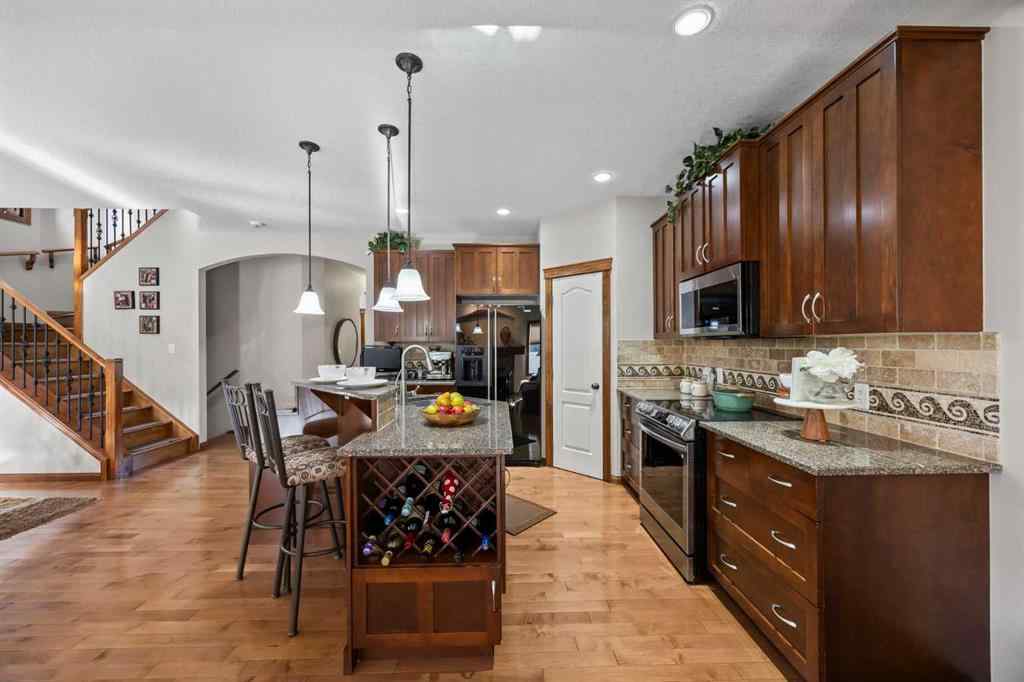 MLS® A2248144 - 263 Everoak Drive SW in Evergreen Calgary, Residential