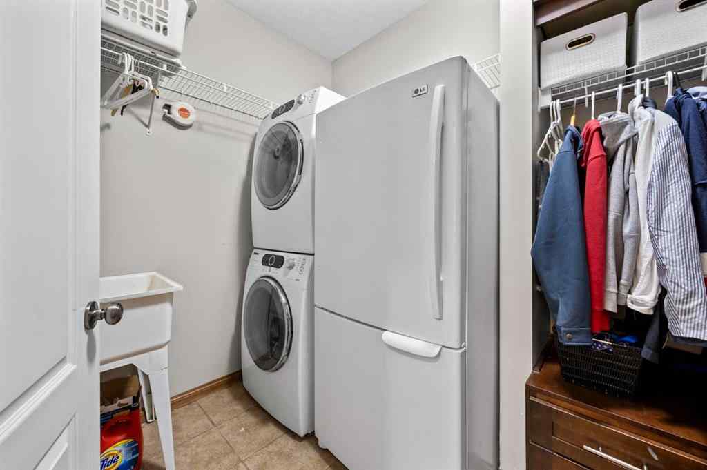 MLS® A2248144 - 263 Everoak Drive SW in Evergreen Calgary, Residential