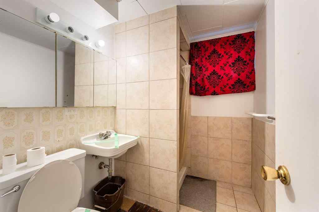 MLS® A2248147 - 4 Cornell Place NW in Cambrian Heights Calgary, Residential