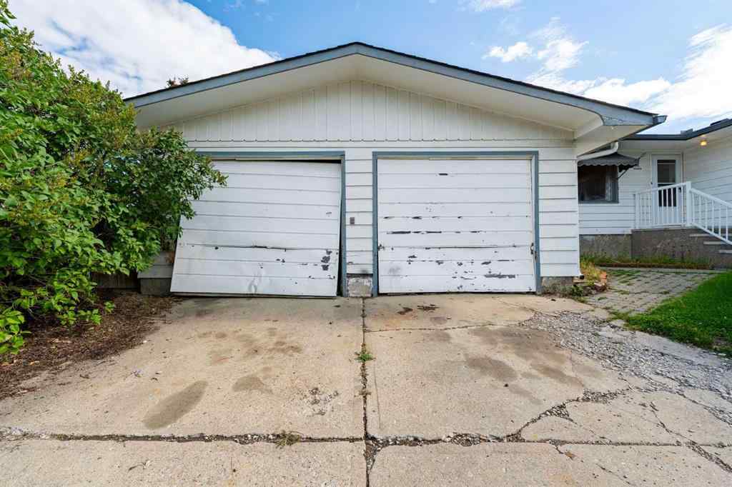 MLS® A2248147 - 4 Cornell Place NW in Cambrian Heights Calgary, Residential