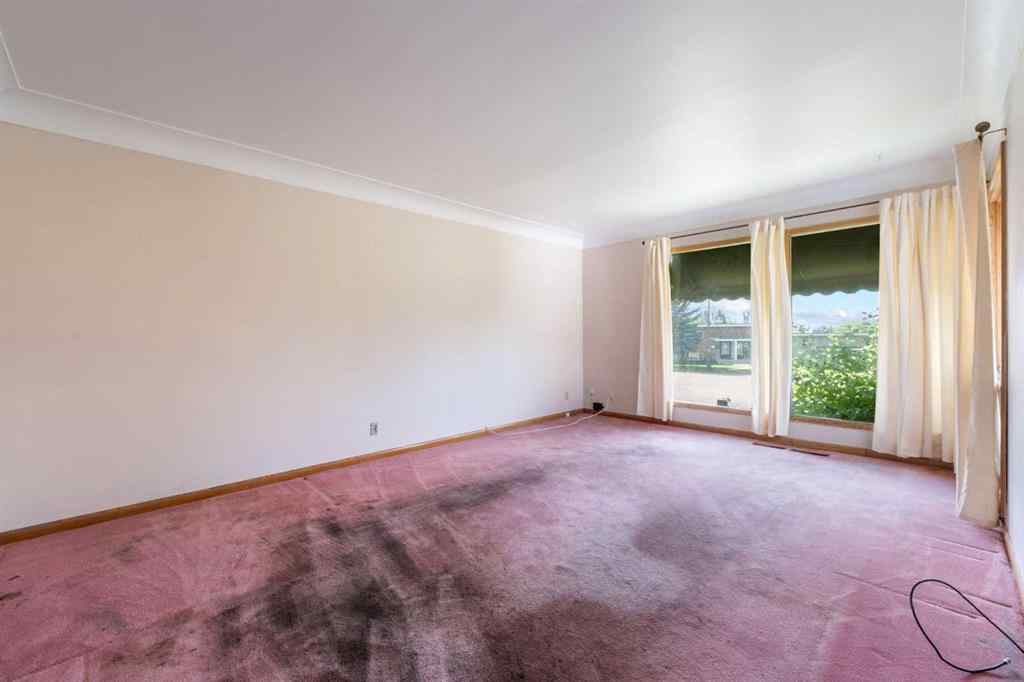 MLS® A2248147 - 4 Cornell Place NW in Cambrian Heights Calgary, Residential