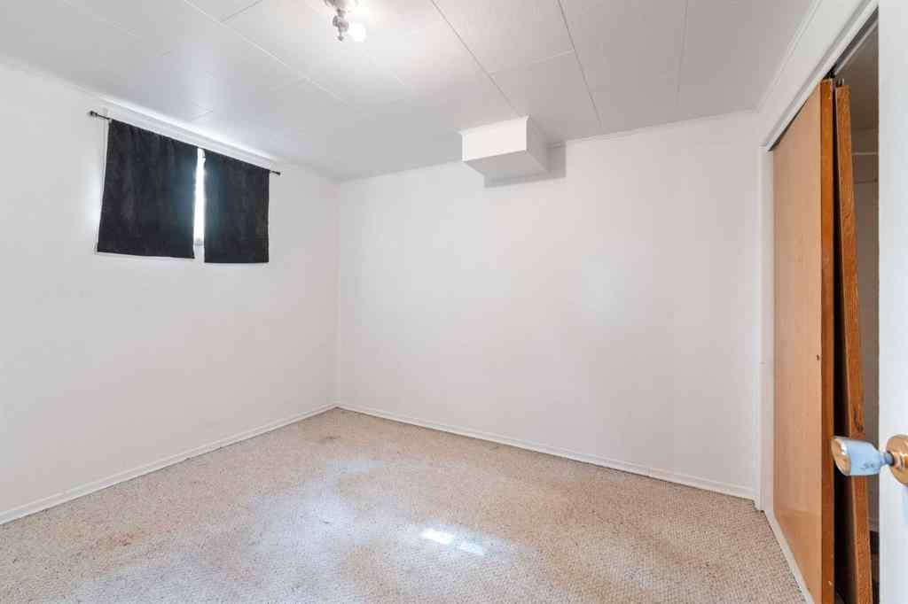 MLS® A2248147 - 4 Cornell Place NW in Cambrian Heights Calgary, Residential