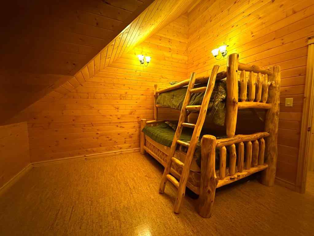 MLS® A2248154 - 115 Deerland Road  in NONE Lac Des Iles, Residential