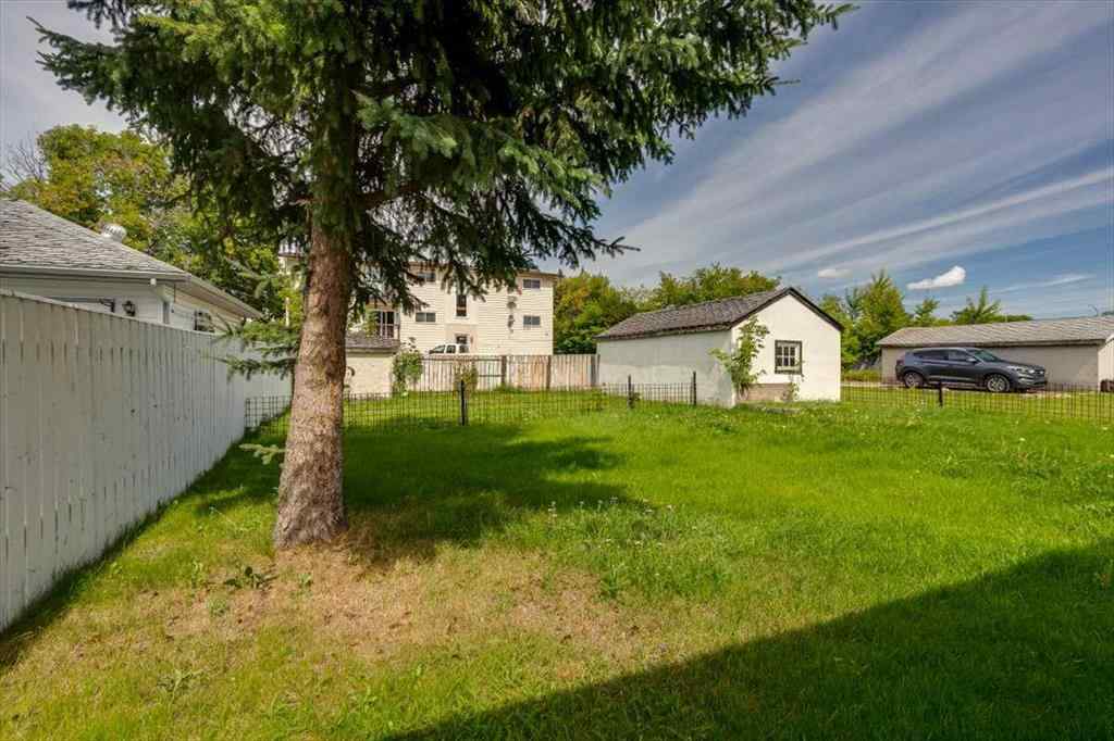 MLS® A2248160 - 4018 47 Street  in Grandview Red Deer, Residential