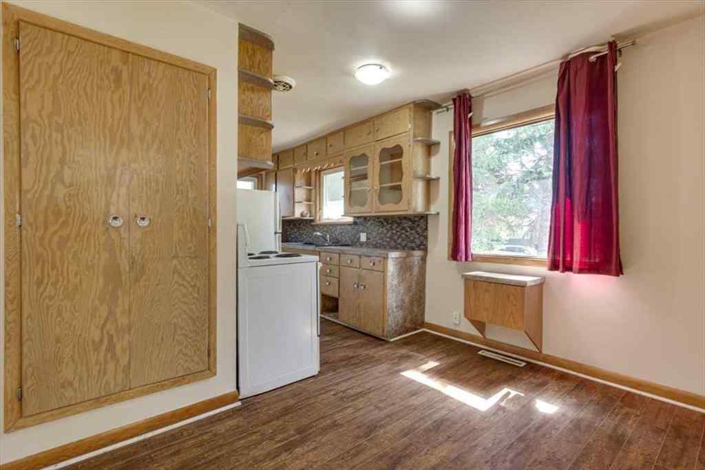 MLS® A2248160 - 4018 47 Street  in Grandview Red Deer, Residential
