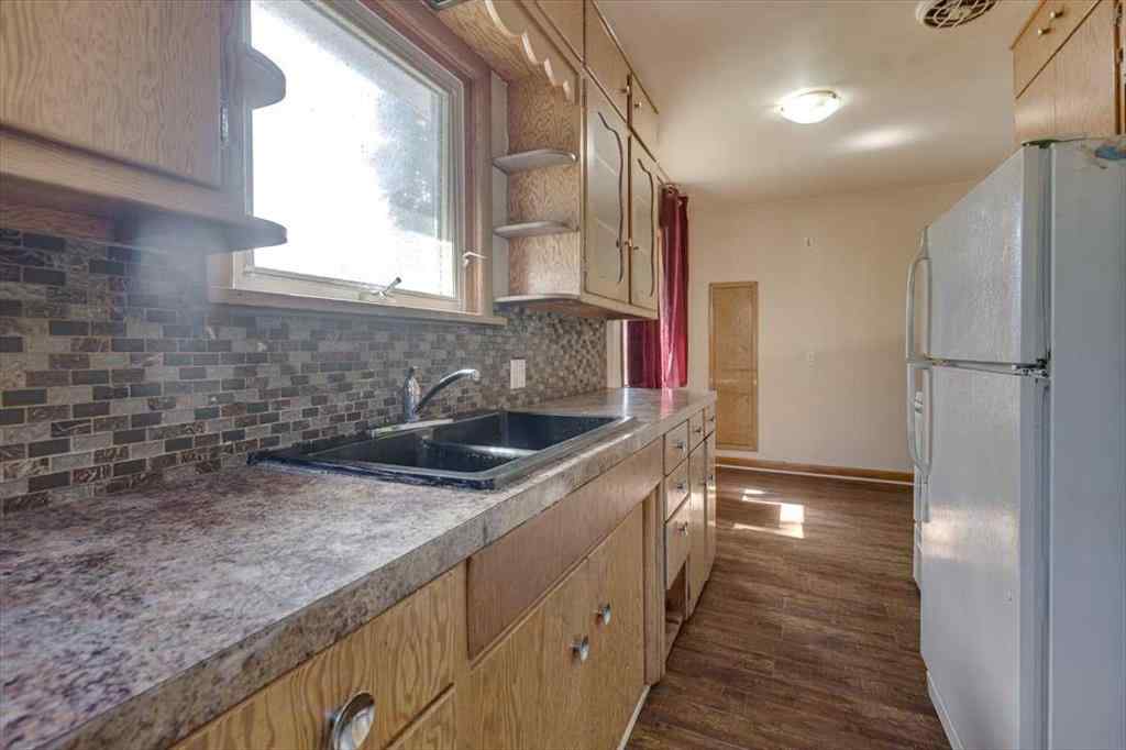 MLS® A2248160 - 4018 47 Street  in Grandview Red Deer, Residential