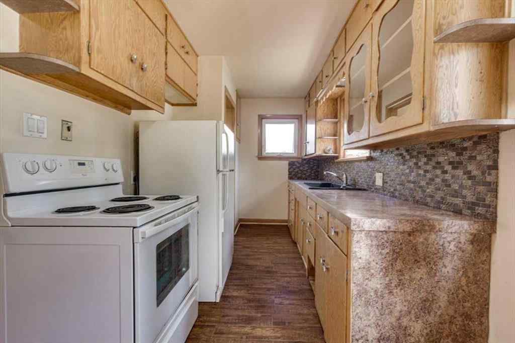 MLS® A2248160 - 4018 47 Street  in Grandview Red Deer, Residential