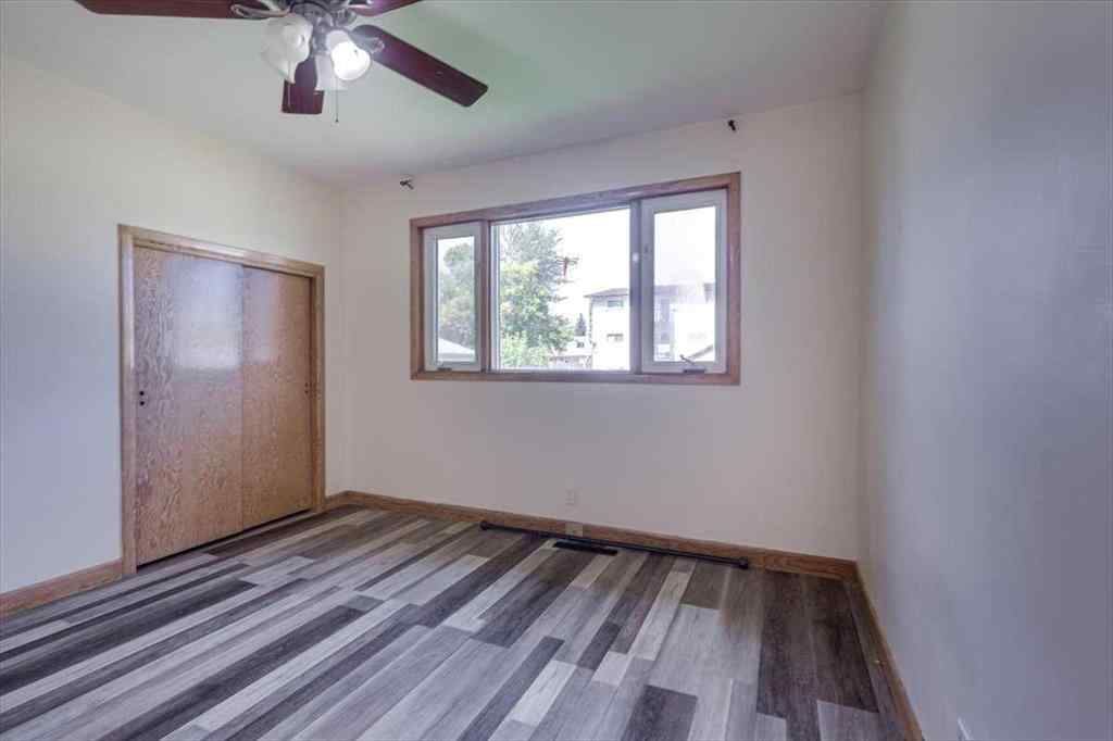 MLS® A2248160 - 4018 47 Street  in Grandview Red Deer, Residential