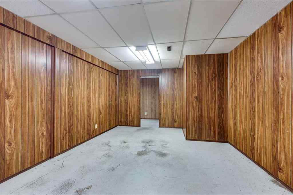 MLS® A2248160 - 4018 47 Street  in Grandview Red Deer, Residential