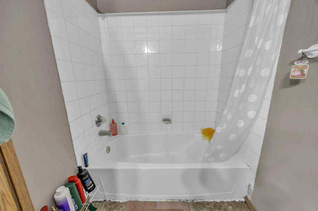 MLS® A2248164 - 35 Martinwood Way NE in Martindale Calgary, Residential