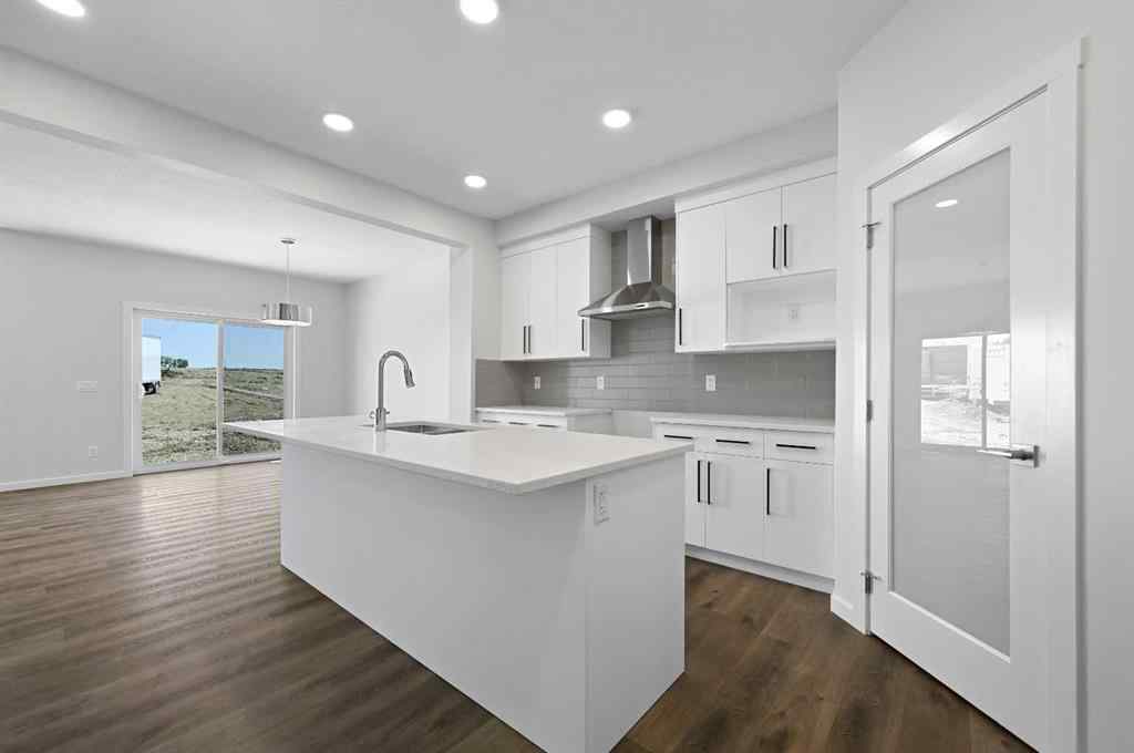 MLS® A2248171 - 11 Heritage Link  in Heritage Hills Cochrane, Residential