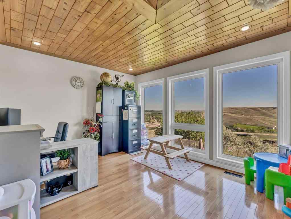 MLS® A2248177 - 42 Cook Court SE in Crestwood-Norwood Medicine Hat, Residential