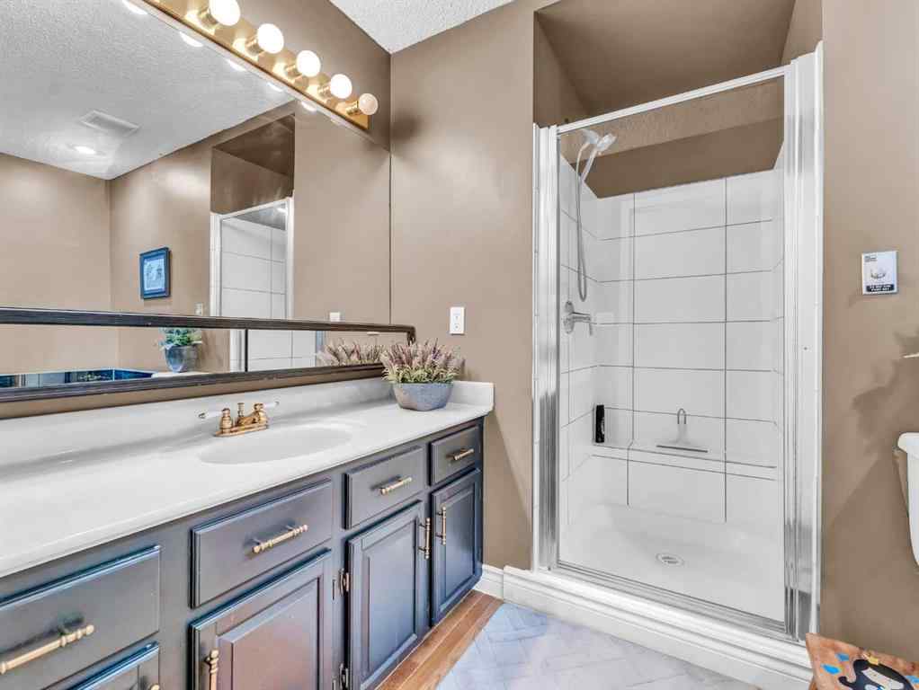 MLS® A2248177 - 42 Cook Court SE in Crestwood-Norwood Medicine Hat, Residential