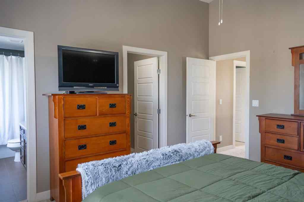 MLS® A2248193 - 3307 52nd Street  in Creekview Camrose, Residential