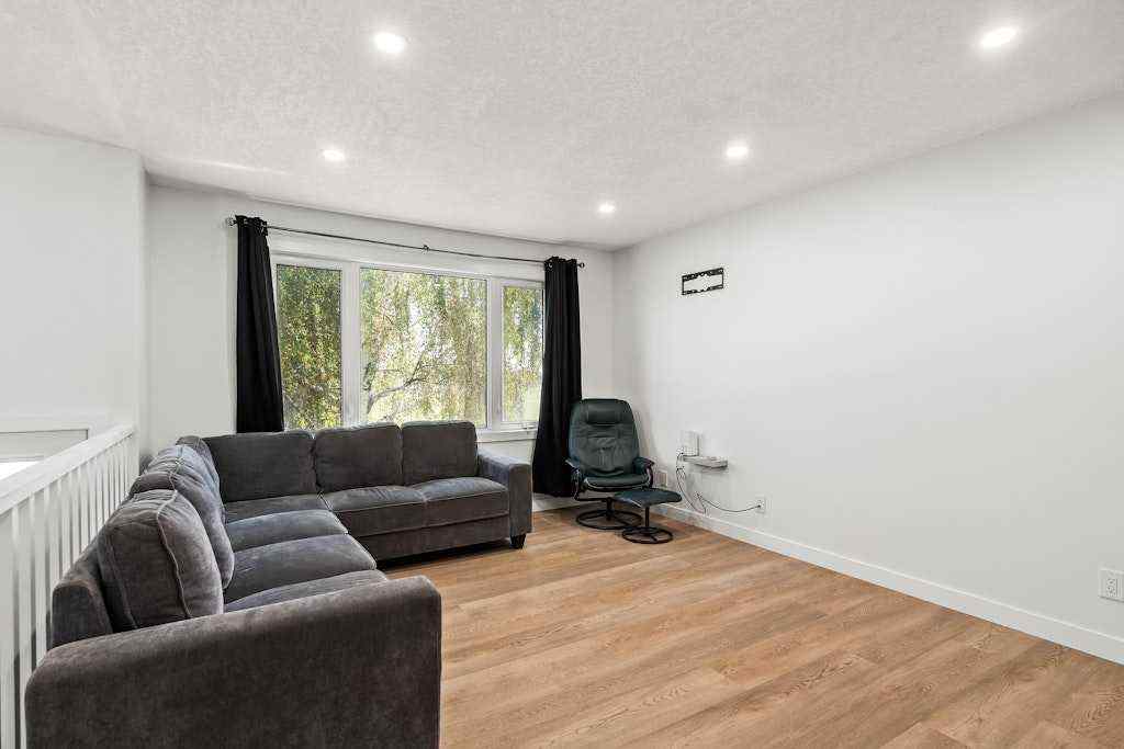 MLS® A2248194 - 856 Rundlecairn Way NE in Rundle Calgary, Residential