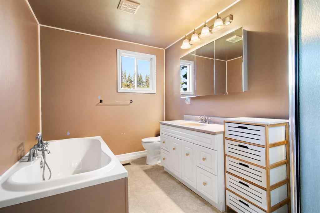 MLS® A2248198 - 1321 Flemming Avenue  in Park Place Penhold, Residential