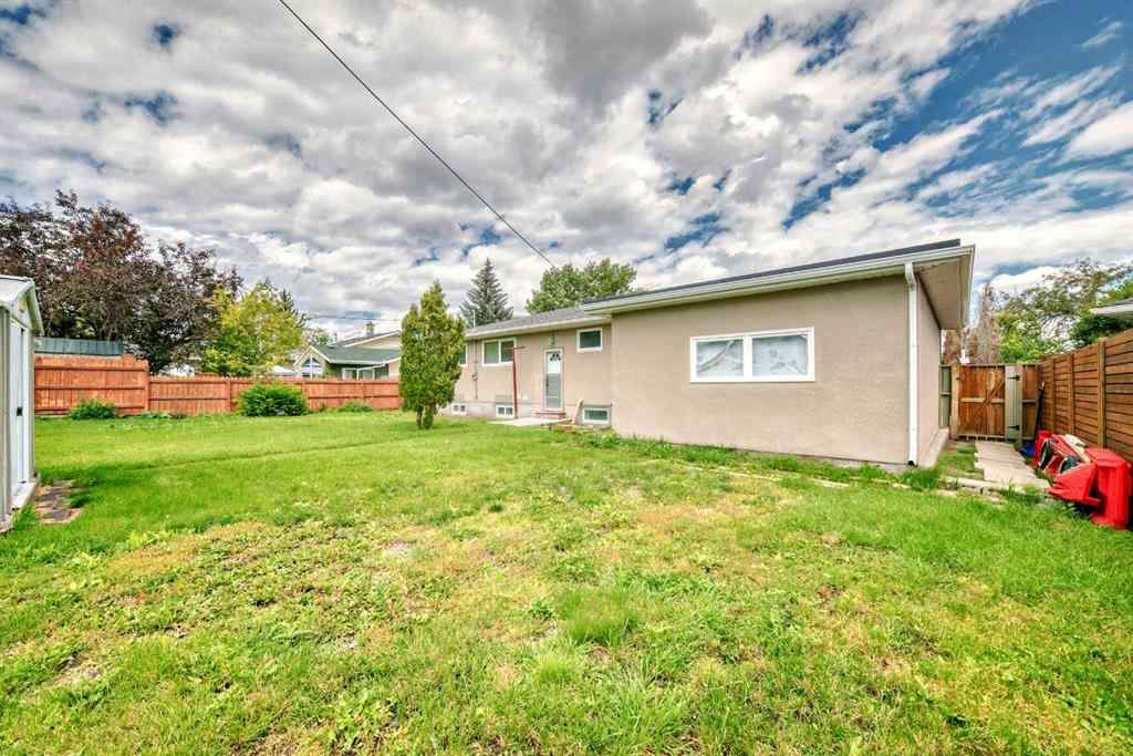 MLS® A2248206 - 7515 5 Street SW in Kingsland Calgary, Residential