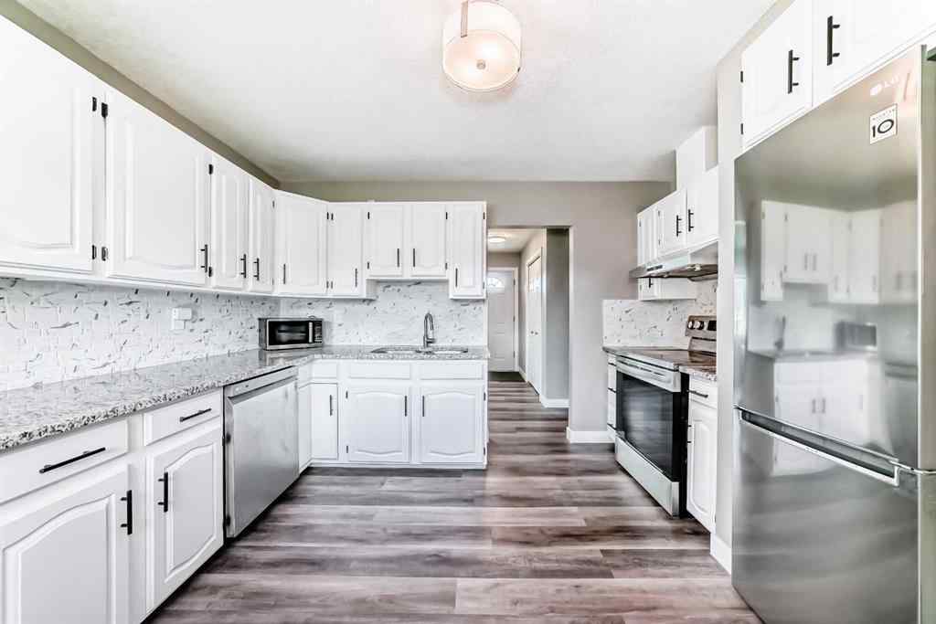 MLS® A2248206 - 7515 5 Street SW in Kingsland Calgary, Residential