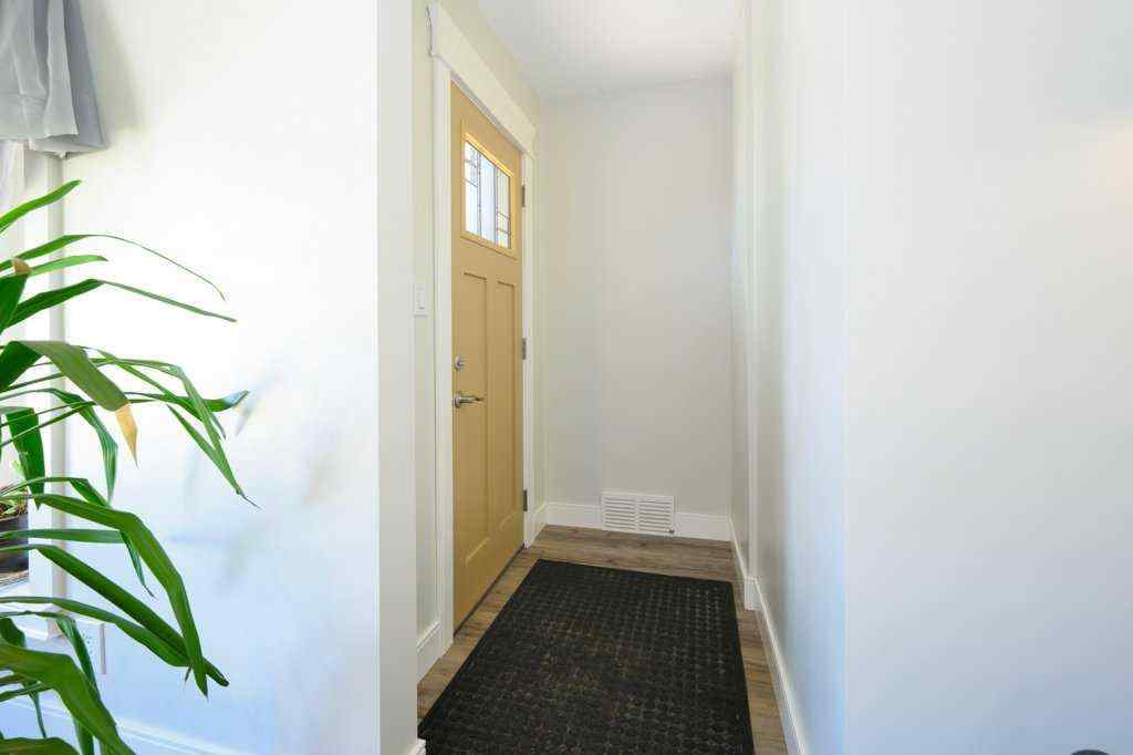 MLS® A2248210 - 5238 52 Street  in Downtown Lacombe Lacombe, Residential