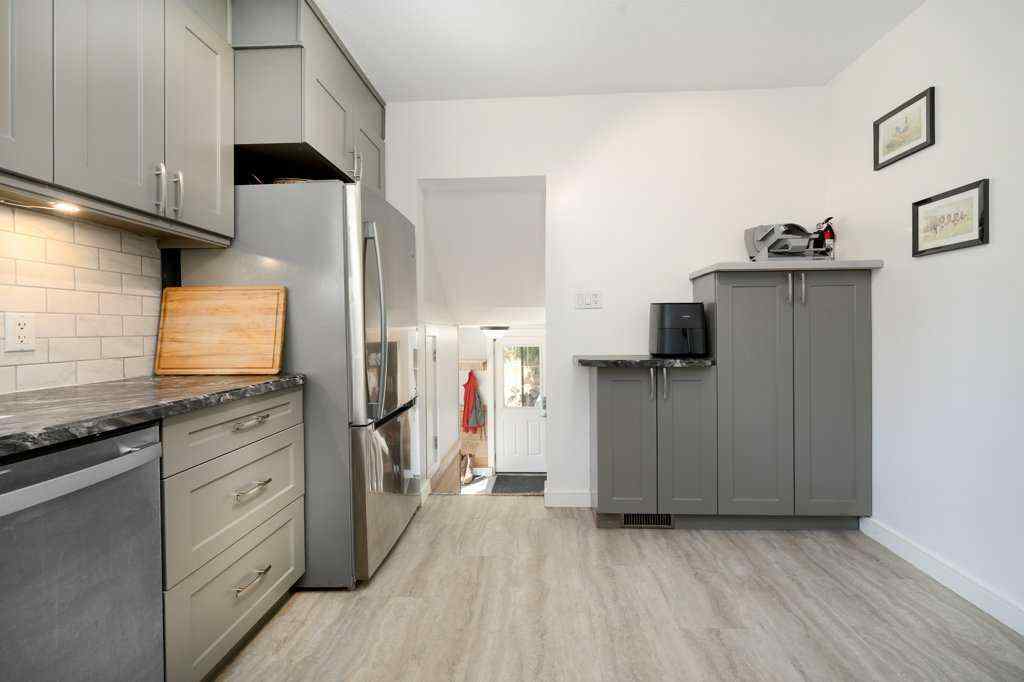 MLS® A2248210 - 5238 52 Street  in Downtown Lacombe Lacombe, Residential