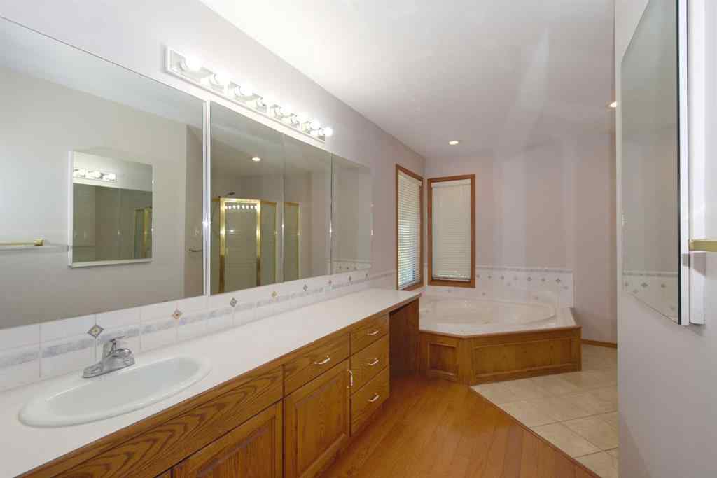 MLS® A2248230 - 35 Park Meadows Place SE in Southview-Park Meadows Medicine Hat, Residential