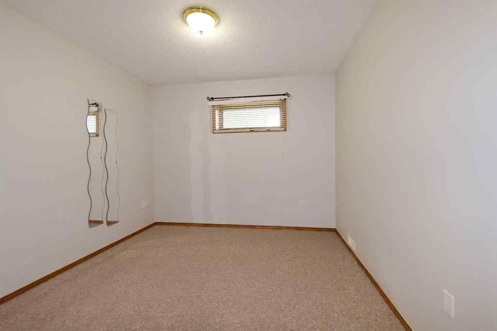 MLS® A2248230 - 35 Park Meadows Place SE in Southview-Park Meadows Medicine Hat, Residential