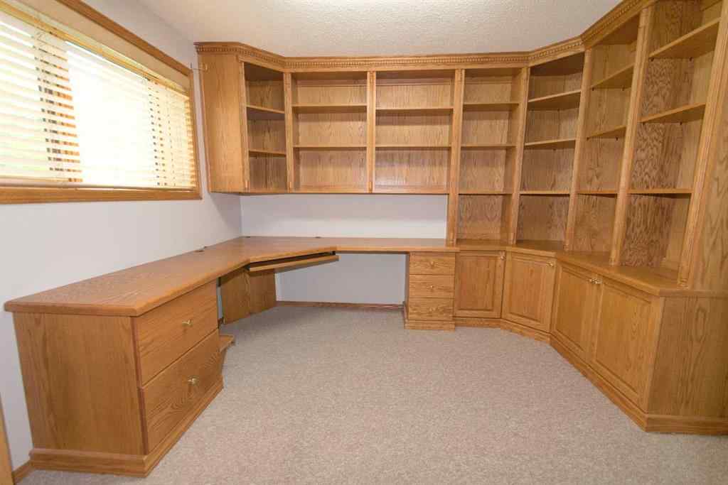 MLS® A2248230 - 35 Park Meadows Place SE in Southview-Park Meadows Medicine Hat, Residential