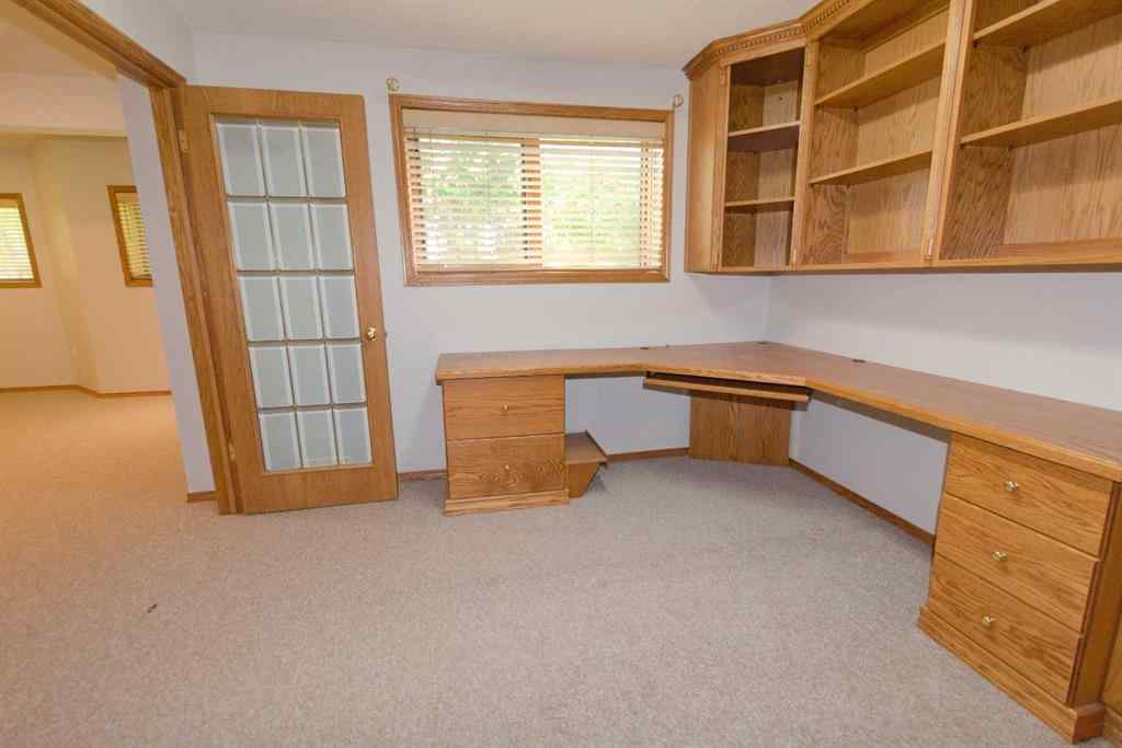 MLS® A2248230 - 35 Park Meadows Place SE in Southview-Park Meadows Medicine Hat, Residential