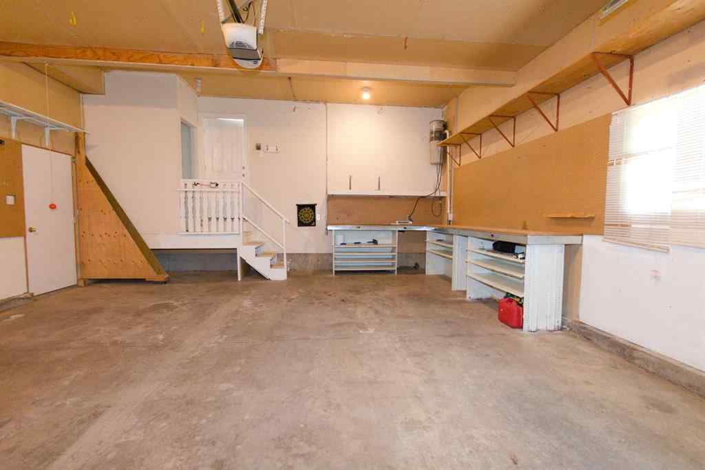 MLS® A2248230 - 35 Park Meadows Place SE in Southview-Park Meadows Medicine Hat, Residential