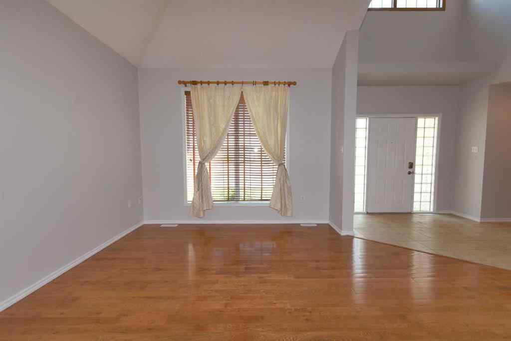 MLS® A2248230 - 35 Park Meadows Place SE in Southview-Park Meadows Medicine Hat, Residential