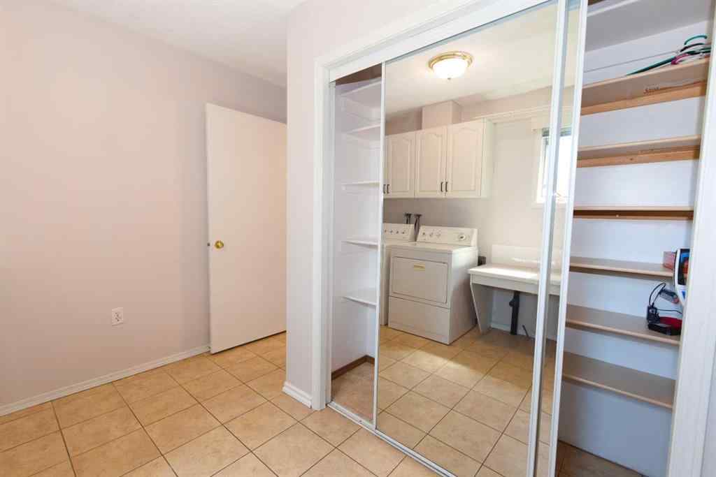 MLS® A2248230 - 35 Park Meadows Place SE in Southview-Park Meadows Medicine Hat, Residential