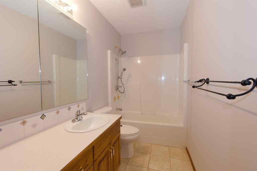 MLS® A2248230 - 35 Park Meadows Place SE in Southview-Park Meadows Medicine Hat, Residential