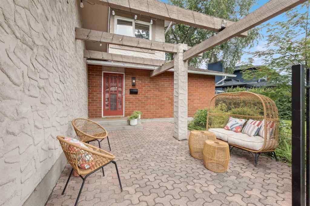 MLS® A2248241 - 904 Lake Bonavista Green SE in Lake Bonavista Calgary, Residential