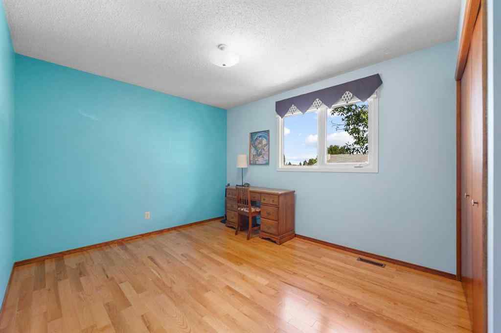 MLS® A2248242 - 7 Bernard Court NW in Beddington Heights Calgary, Residential