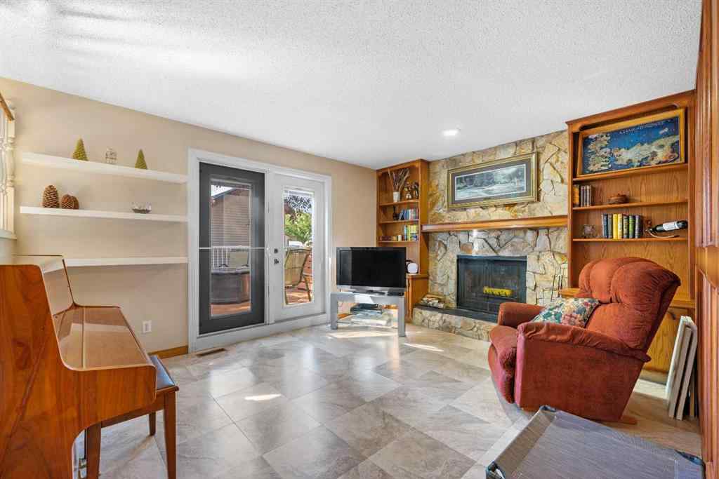 MLS® A2248242 - 7 Bernard Court NW in Beddington Heights Calgary, Residential