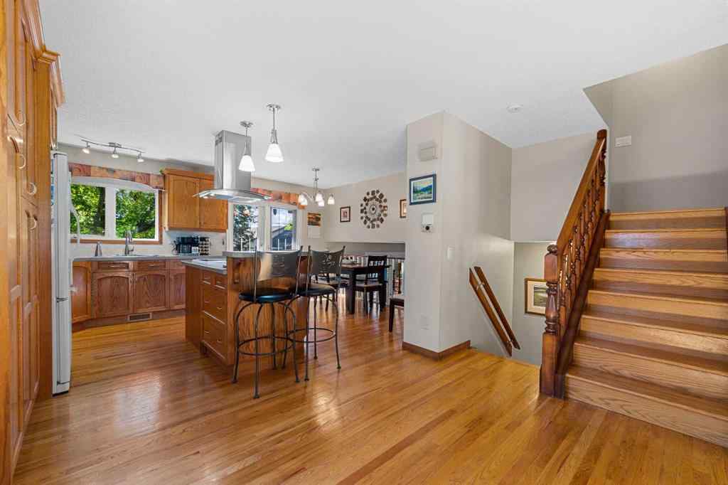 MLS® A2248242 - 7 Bernard Court NW in Beddington Heights Calgary, Residential