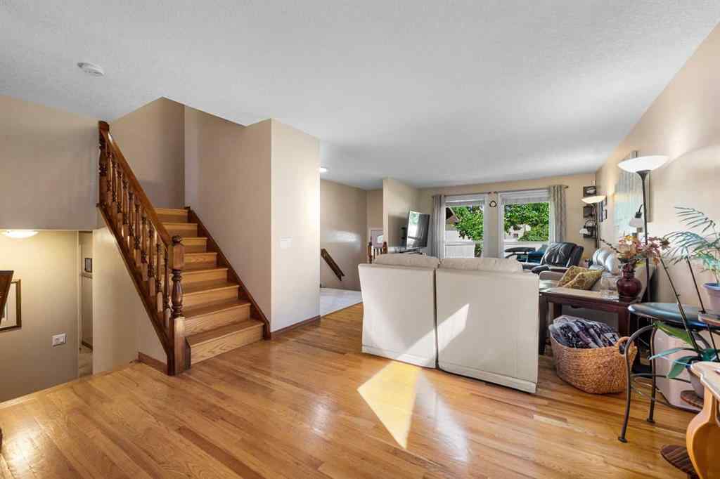 MLS® A2248242 - 7 Bernard Court NW in Beddington Heights Calgary, Residential