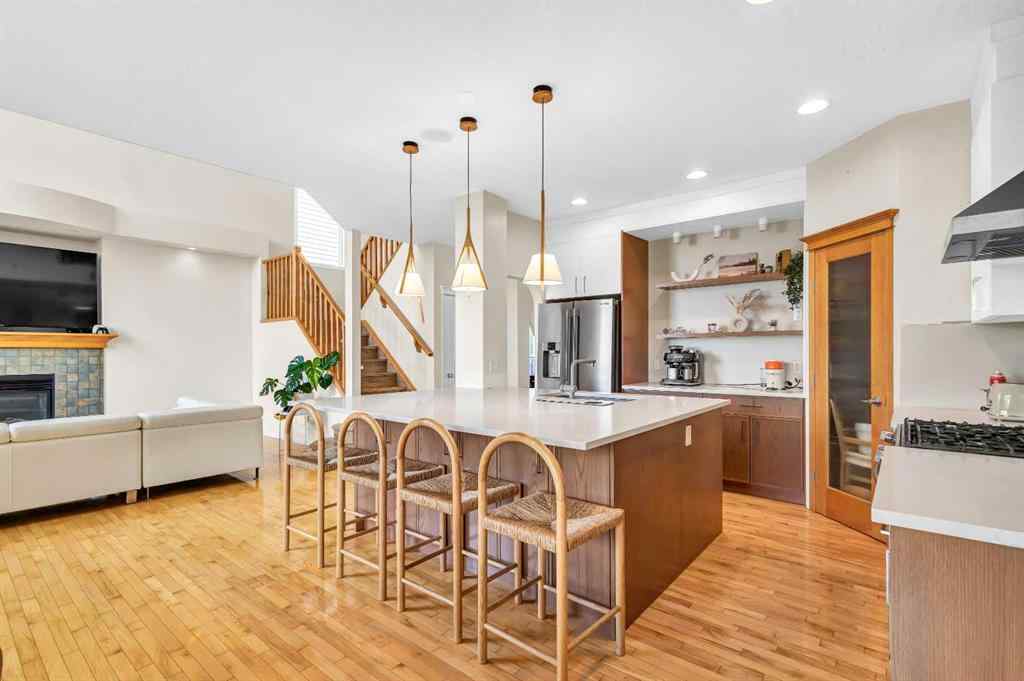 MLS® A2248243 - 511 Cresthaven Place SW in Crestmont Calgary, Residential