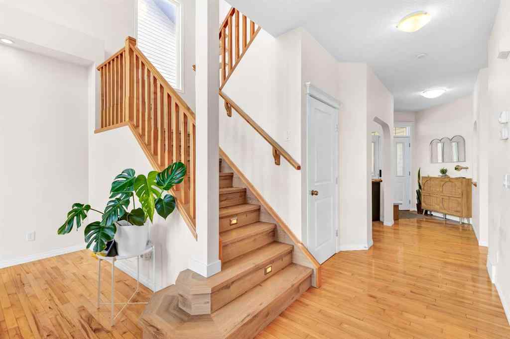 MLS® A2248243 - 511 Cresthaven Place SW in Crestmont Calgary, Residential