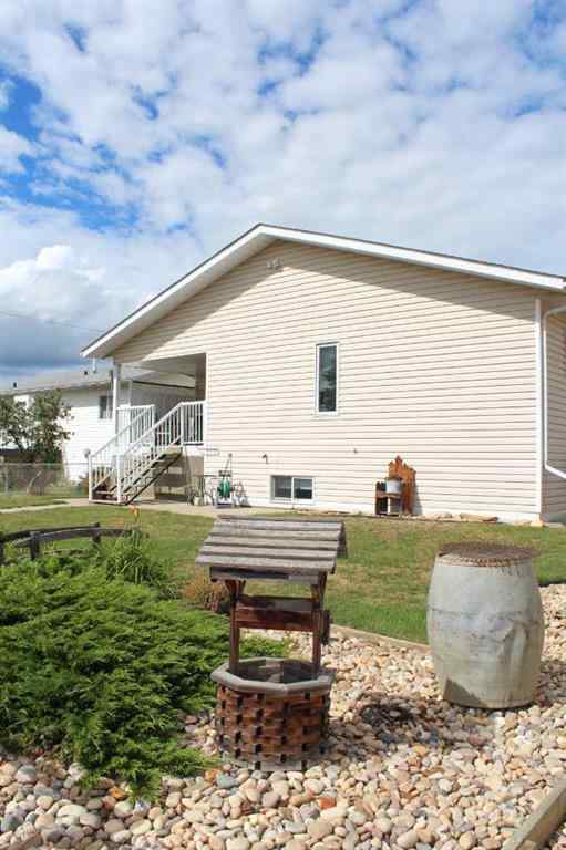 MLS® A2248277 - 403 5th Avenue NE in NONE Manning, Residential