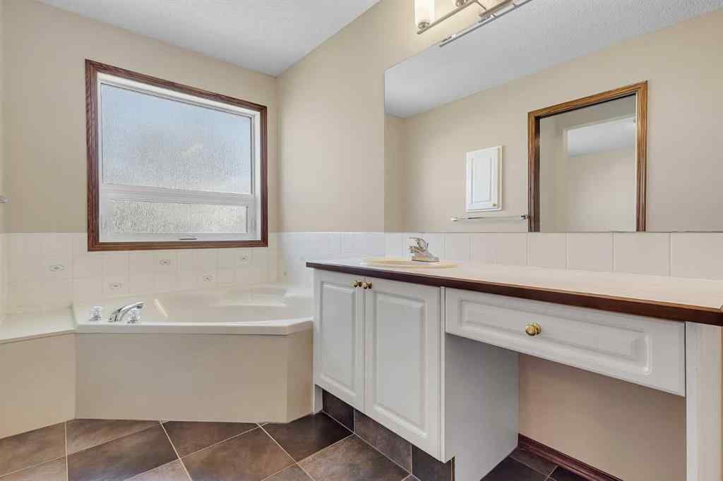 MLS® A2248281 - 62 Arbour Wood Crescent NW in Arbour Lake Calgary, Residential