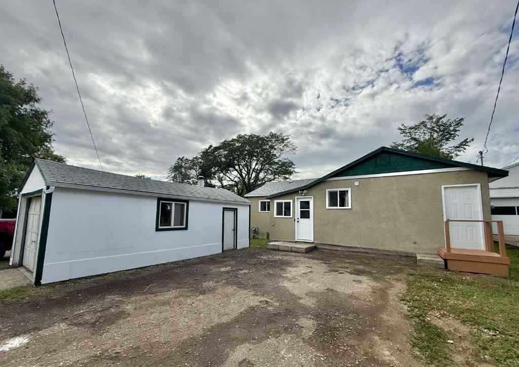 MLS® A2248282 - 4911 50 Street  in Edgerton Edgerton, Residential
