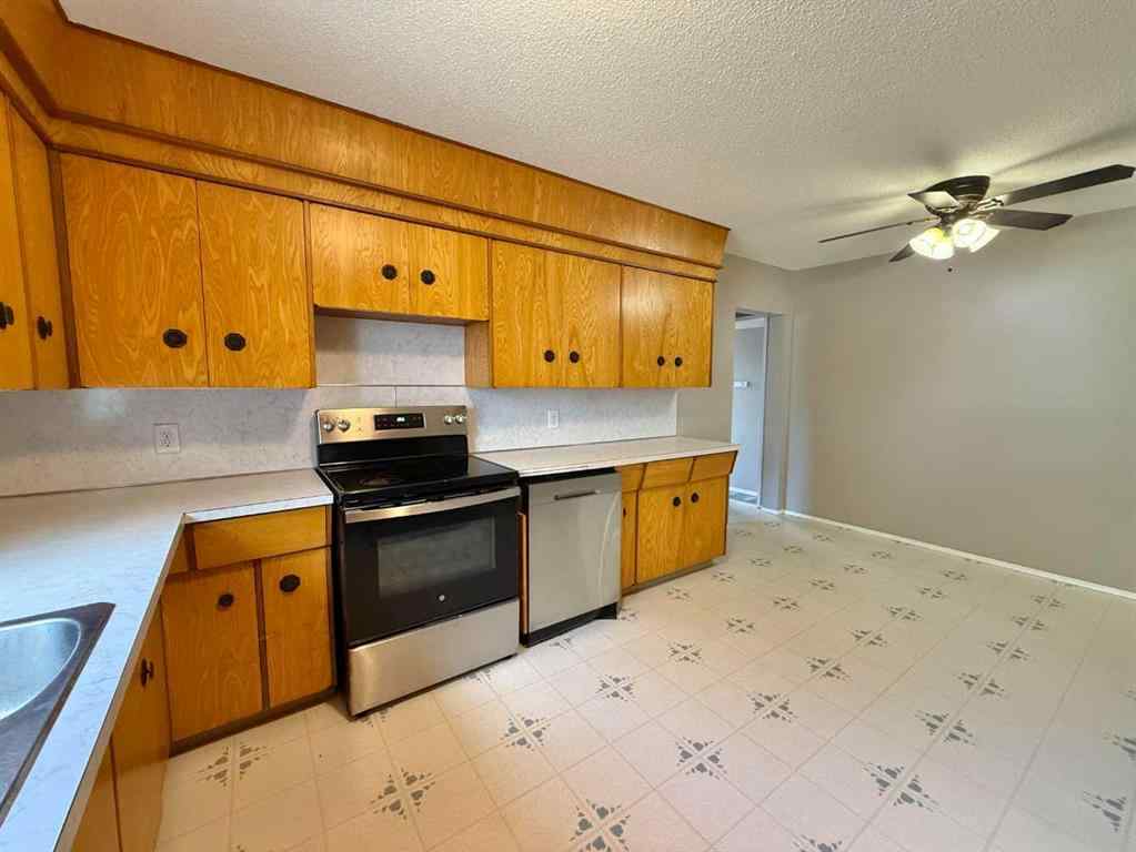 MLS® A2248282 - 4911 50 Street  in Edgerton Edgerton, Residential