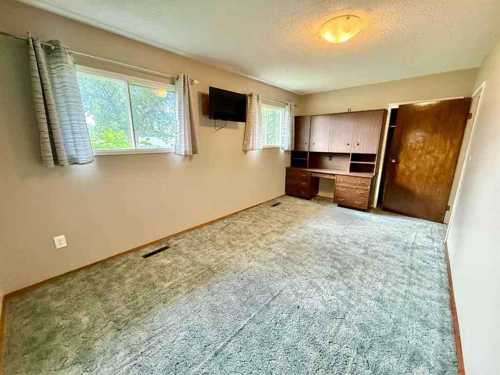 MLS® A2248282 - 4911 50 Street  in Edgerton Edgerton, Residential